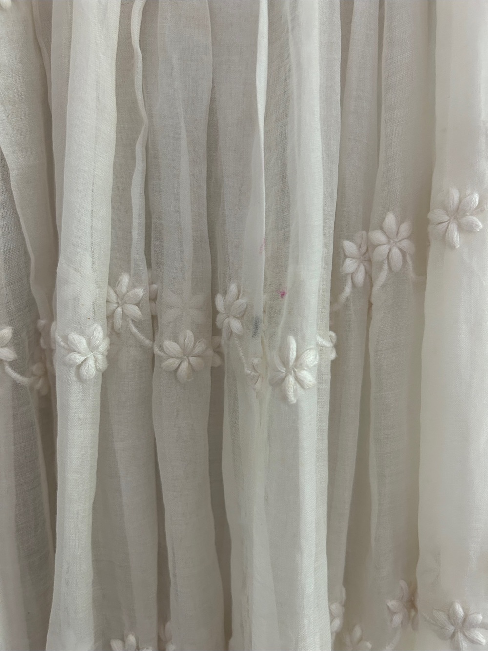 Gorgeous Vintage Ivory Embroidered Midi Dress with Floral Detail - Picture 7 of 9